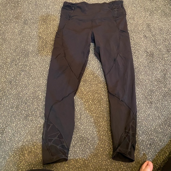 Mesh and lace outrun lululemon leggings - Picture 2 of 6
